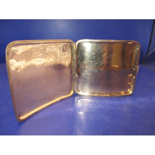 99 - A vintage 9ct yellow gold cigarette case. Approximate weight 81g, approximate size 9x8cm