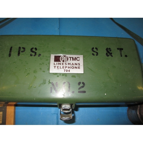 308 - A quantity of BR railwayana  to include a look out enamel arm badge and horn, all in used condition