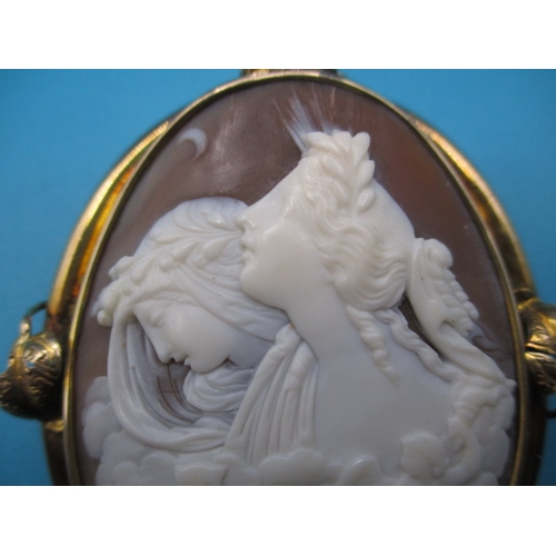 153 - A large yellow metal mounted cameo brooch, in useable pre-owned condition