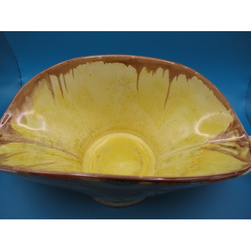300 - A 1930s Clarice Cliff Daffodill shape 450 bowl in the Rhodanthe design, A clean unrestored example