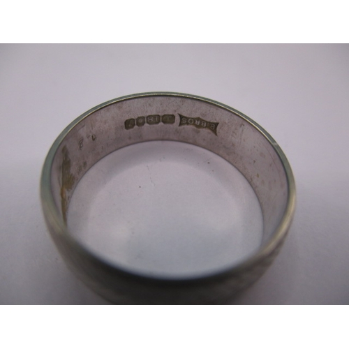 88 - A vintage 18ct white gold wedding band, with feather design, approx ring size ‘M+’, approx width 5.7... 