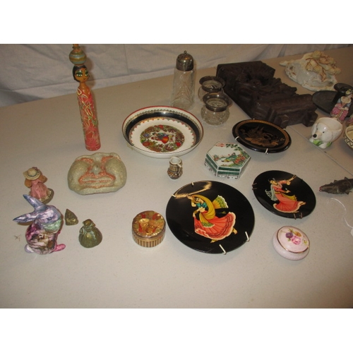 226 - A quantity of miscellanea to include 2 glass silver mounted jars, an articulate white metal fish and... 