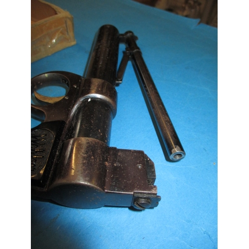 287 - A vintage Webley & Scott junior .177 air pistol in original box and a Chinese break barrel .22 air r... 