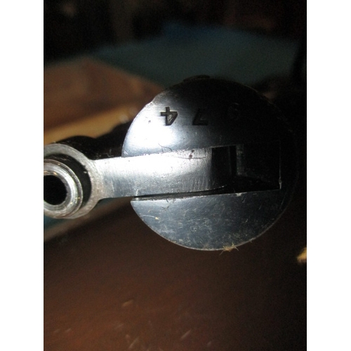 287 - A vintage Webley & Scott junior .177 air pistol in original box and a Chinese break barrel .22 air r... 