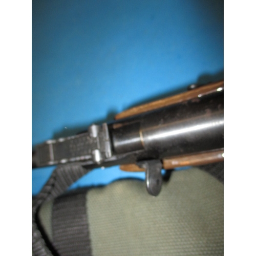 287 - A vintage Webley & Scott junior .177 air pistol in original box and a Chinese break barrel .22 air r... 