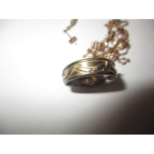 100 - A vintage 18ct gold wedding band and a 9ct gold chain, approx ring size ‘P’, approx weight 8.4g, cha... 