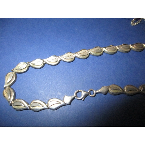 187 - A parcel of silver and white metal costume jewellery, all in used condition, approx parcel weight 93... 