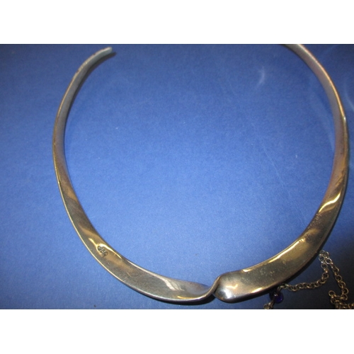 187 - A parcel of silver and white metal costume jewellery, all in used condition, approx parcel weight 93... 