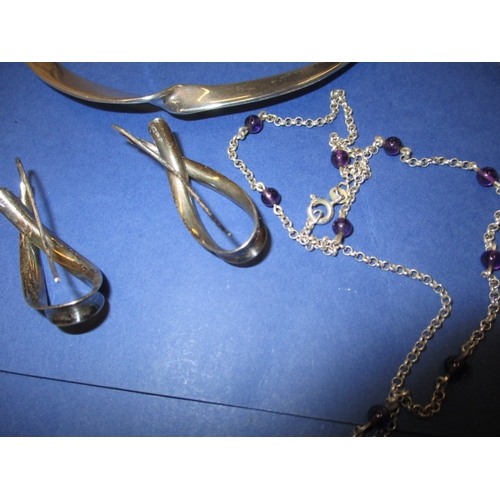187 - A parcel of silver and white metal costume jewellery, all in used condition, approx parcel weight 93... 