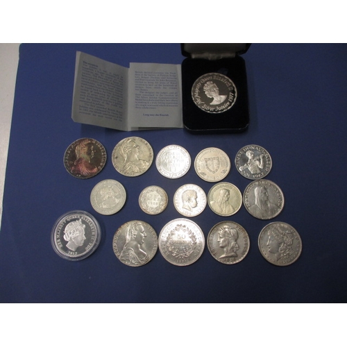 A large quantity of silver and part silver commemorative and bullion coins, approx gross parcel weight 370g, all very good grade coins