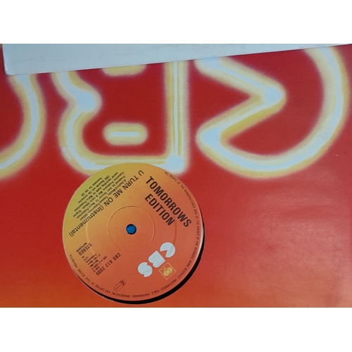 A very large quantity of vintage 12 inch vinyl records to include 12 ...