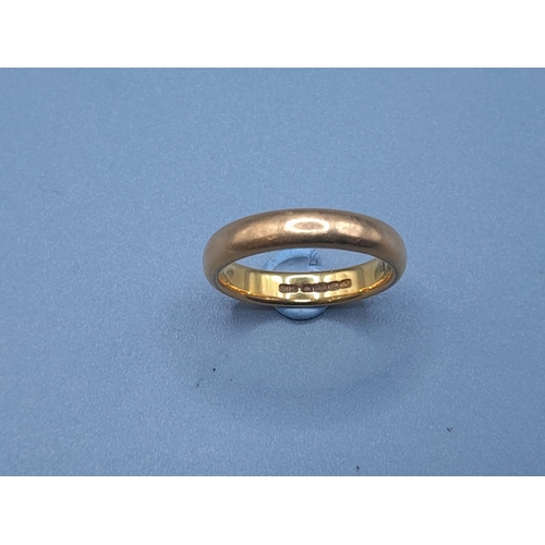A vintage 22ct yellow gold wedding band, approx ring size ‘O’, approx width 4mm, approx weight 6.4g, in good pre-owned condition