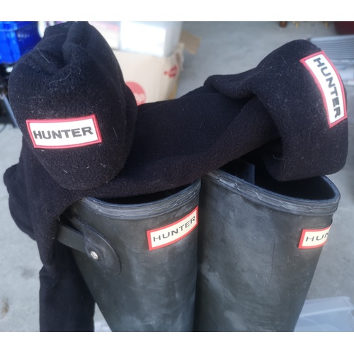 13 - Genuine Hunter Wellies, Mens - Size 11 with Hunter Welly Sock Warmers