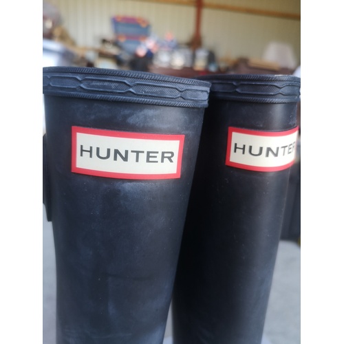 13 - Genuine Hunter Wellies, Mens - Size 11 with Hunter Welly Sock Warmers