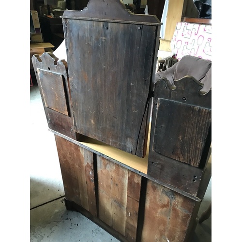 45 - Edwardian Dressing Table

Very solid Satin wood dressing table/chest of drawers.

The small mirrors ... 