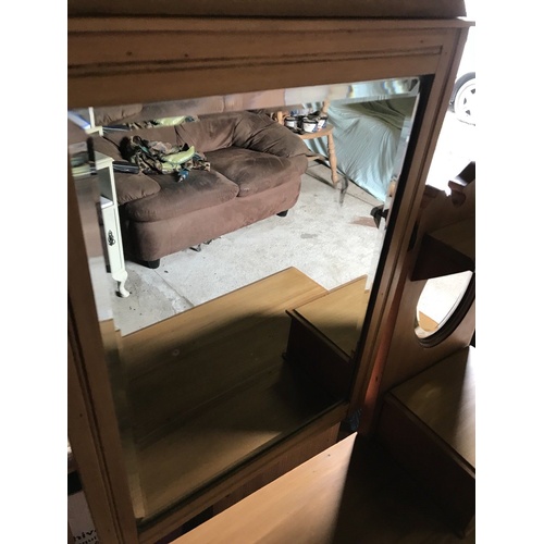 45 - Edwardian Dressing Table

Very solid Satin wood dressing table/chest of drawers.

The small mirrors ... 