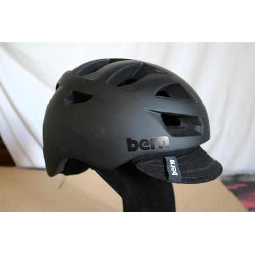 19 - Bern Allston Unisex Safety Helmet with Full Vision Flip Visor - XXL - XXXL - Looks Never Used With B... 