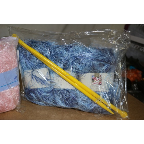 42 - Patons Whisper Twin Pack of 'Knit Yourself a Scarf' Kit - Pink and Blue