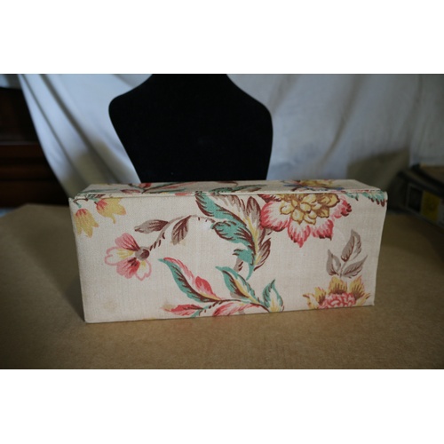 103 - French Material Needle Box with Cushioned Lid