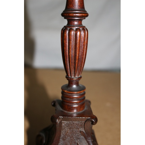 132 - Georgian Judges Wig Stand in Mahogany - Highly Decorated