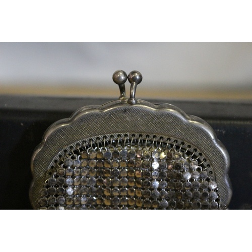 149 - Small Silver Coloured Metal Chain Mail Purse