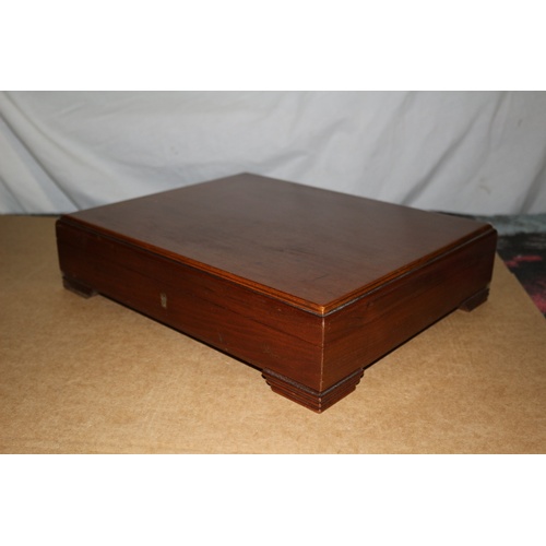 193 - Wooden Felt Lined Jewellery or Display Box - No Key