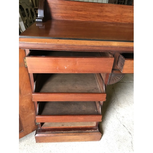 243 - Antique Pedestal Sideboard

Here is a very beautiful pedestal Sideboard.

Believed to be Mahogany it... 