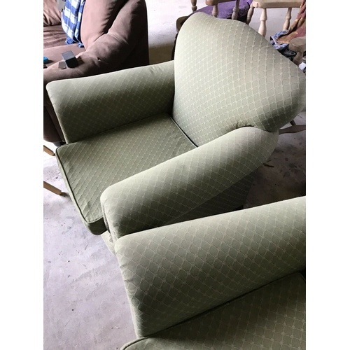 244 - Edwardian Drop End Sofa and Matching Twin Chairs Suite

Edwardian Drop End Sofa Suite. Pale Green in... 