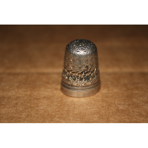 39 - Vintage Silver Coloured Metal Thimble