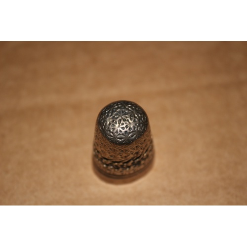 39 - Vintage Silver Coloured Metal Thimble