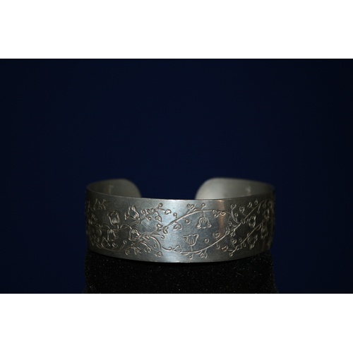 41 - Vintage Kirk Stieff - Lilly of the Valley Pewter Bangle