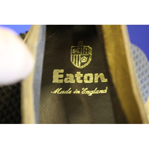 151 - Pair of Vintage Eaton Suede Shoes in Original Box - Size 9