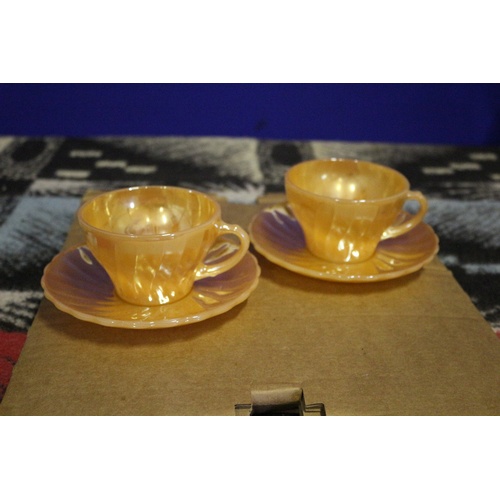 423 - 2 x USA Anchor Hocking Suburbia Coloured Glass Cups and Saucers - Oven Proof