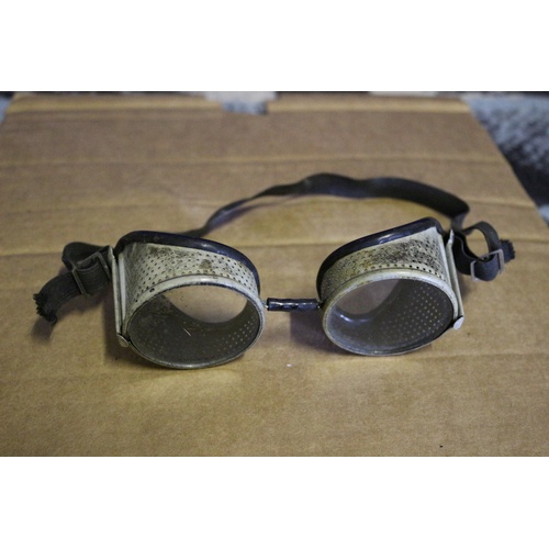 427 - Pair of Vintage Used 'Punk' Style Goggles