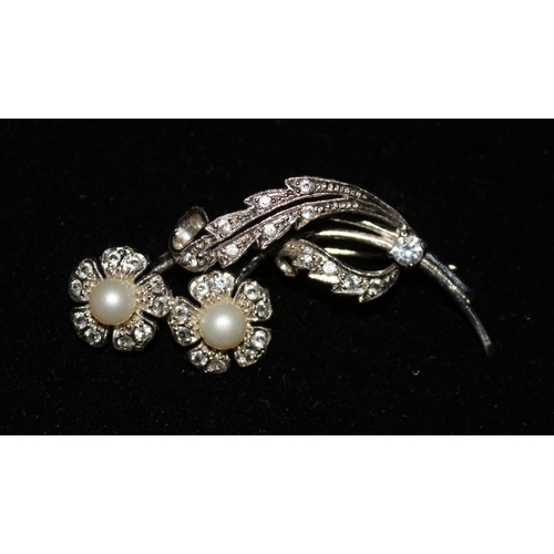 428 - Lovely Silver 925 Marked Floral Brooch with Several Stones and (faux?) Pearls