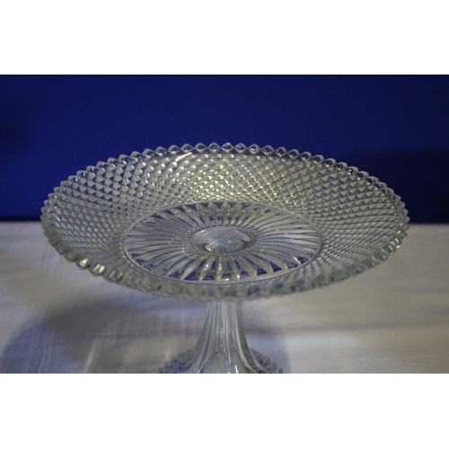 47 - Decorative Vintage Glass Cake Dish