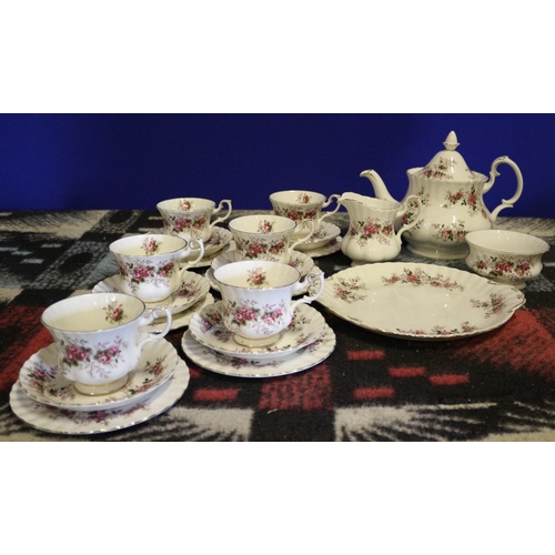 299 - Vintage Royal Albert Fine Bone China Lavender Rose Tea Set, 22 Pieces (Complete Set ). This set incl... 