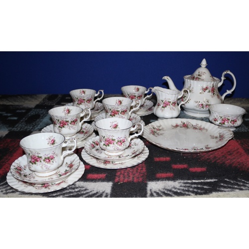 299 - Vintage Royal Albert Fine Bone China Lavender Rose Tea Set, 22 Pieces (Complete Set ). This set incl... 