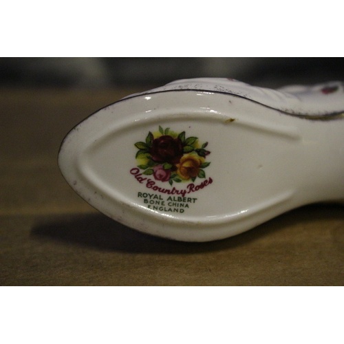 300 - Royal Albert Fine Bone China Shoe - Old Country Roses