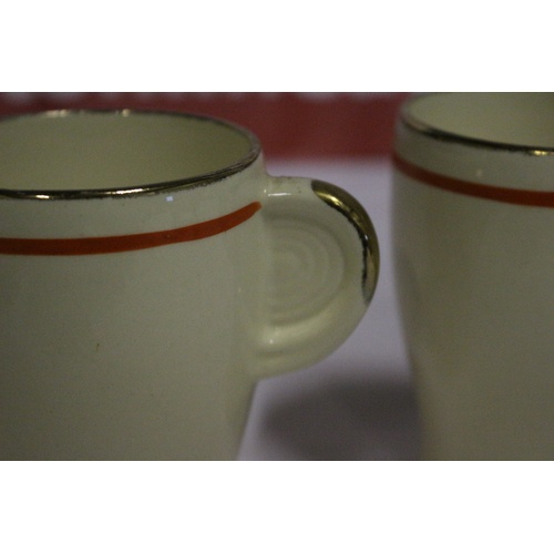 60 - 2 x Vintage Alfred Meakin Mugs