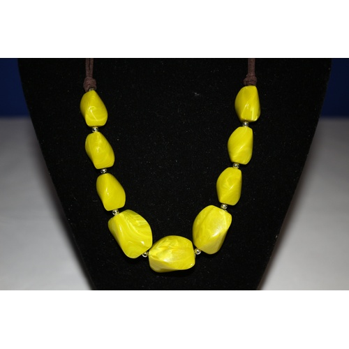 194 - Modern Lime Green Marble Effect Pepple Style Necklace with Matching Bracelet