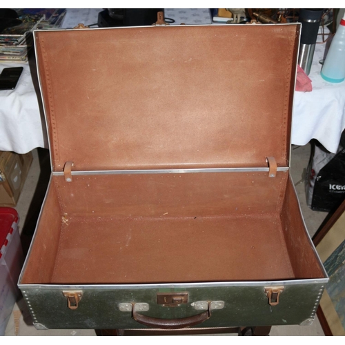 189 - Vintage Metal Suit Case