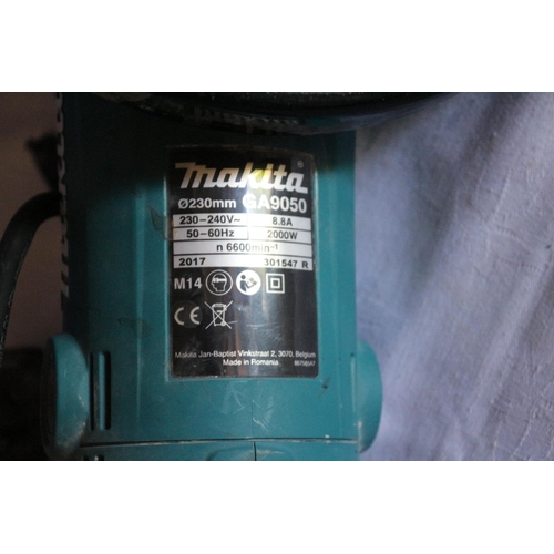 193 - Makita GA9050 Large Angle Grinder, (Fully Working at Time of Listing)