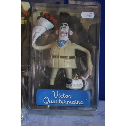 95 - Sealed Figure from Wallace & Gromit - The Curse of the Were-Wolf and a Sealed tin Depicting Chicken ... 
