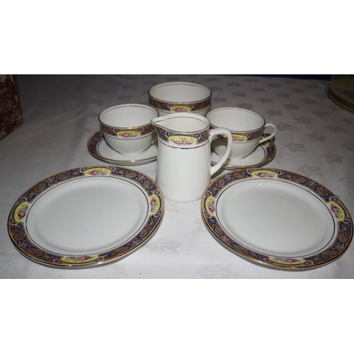 225 - Collection of Alfred B. Pearce Crockery