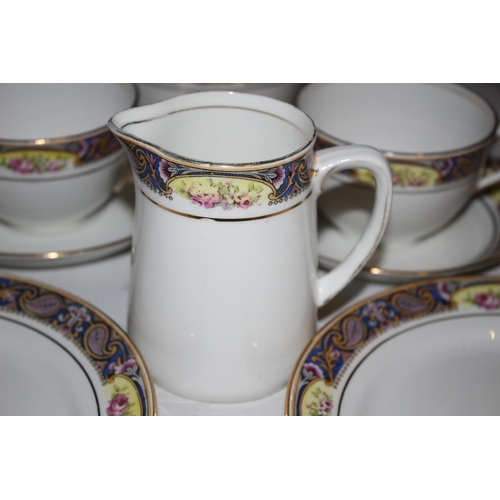 225 - Collection of Alfred B. Pearce Crockery