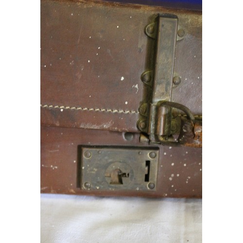 321 - Vintage Leather Bound Case