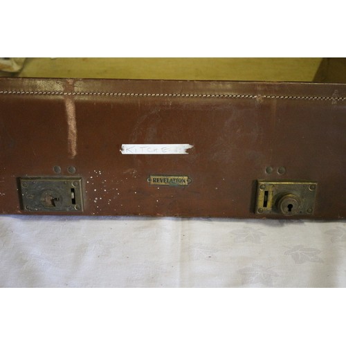 321 - Vintage Leather Bound Case