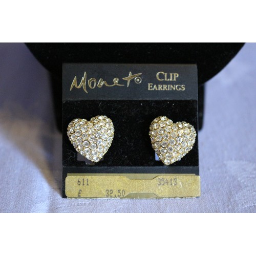 422 - Pair of Vintage Monet Clip Earrings