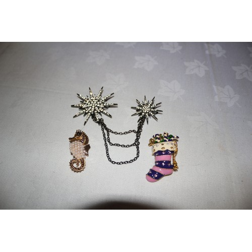 424 - 3 Costume Brooches - Seahorse, Christmas Sock and Twin Stars Interlinked